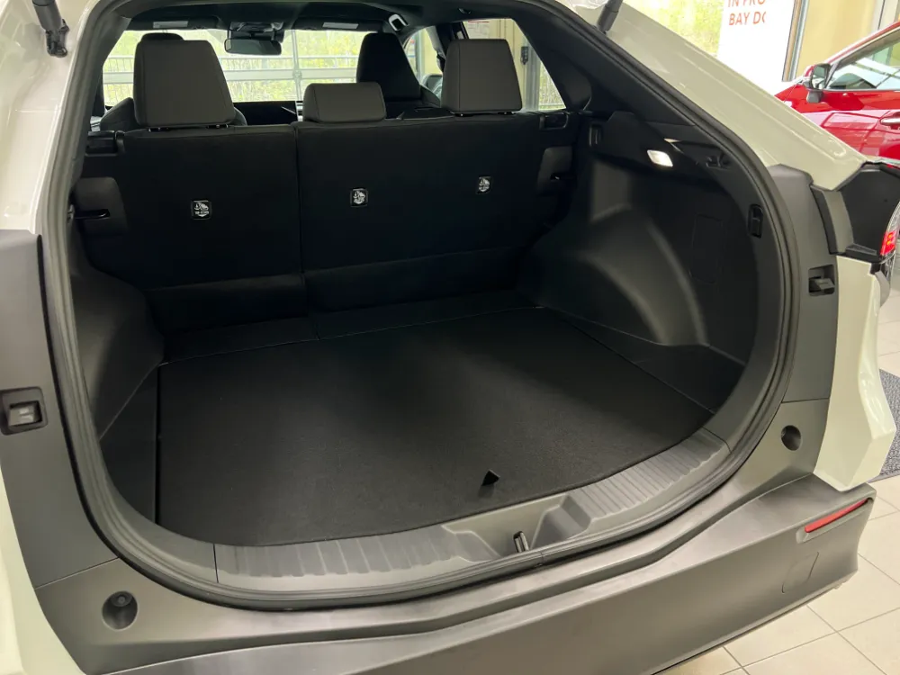 2023 toyota bz4x le fwd white 27